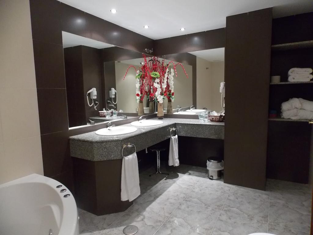 Hotel San Cristobal Кориа Номер фото